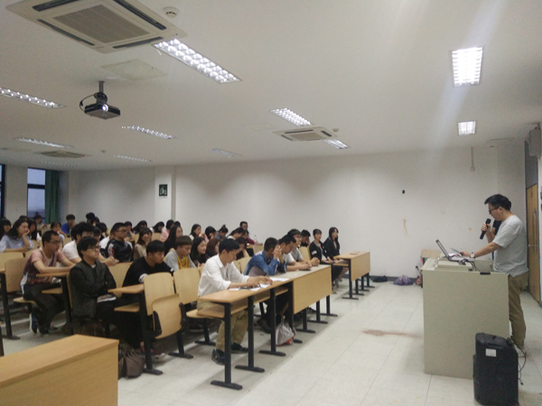 学院团委书记邹艳星讲话.jpg