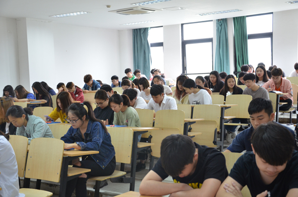学生早自习现场.jpg
