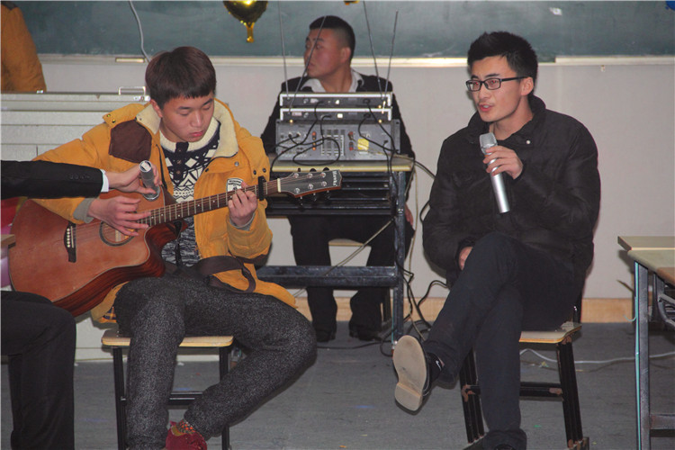 吉他弹唱.jpg