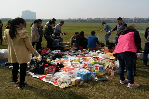 野外活动现场.jpg